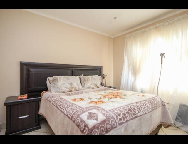 3 BEDROOM TOWNHOUSE FOR SALE IN THATCHFIELD